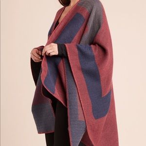 BB Dakota mulbury poncho NWT